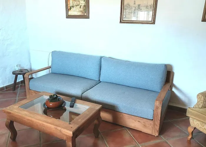 Mit Kleiner Innenhof-terrasse Im Rustikalen Stil アパート