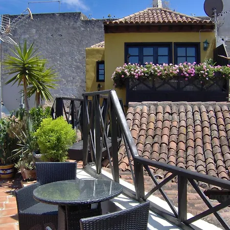 Mit Kleiner Innenhof-terrasse Im Rustikalen Stil Icod De Los Vinos